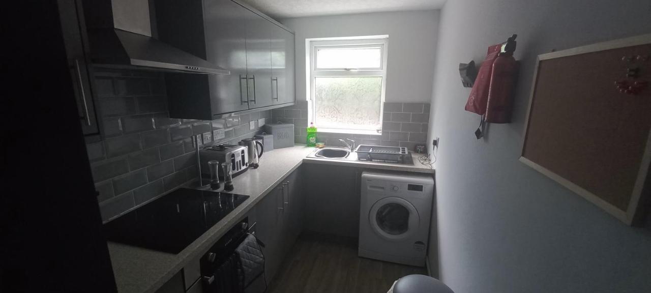 6-Min Walk To New Cross Parking Long Stay Discounts Вулвергемптон Экстерьер фото