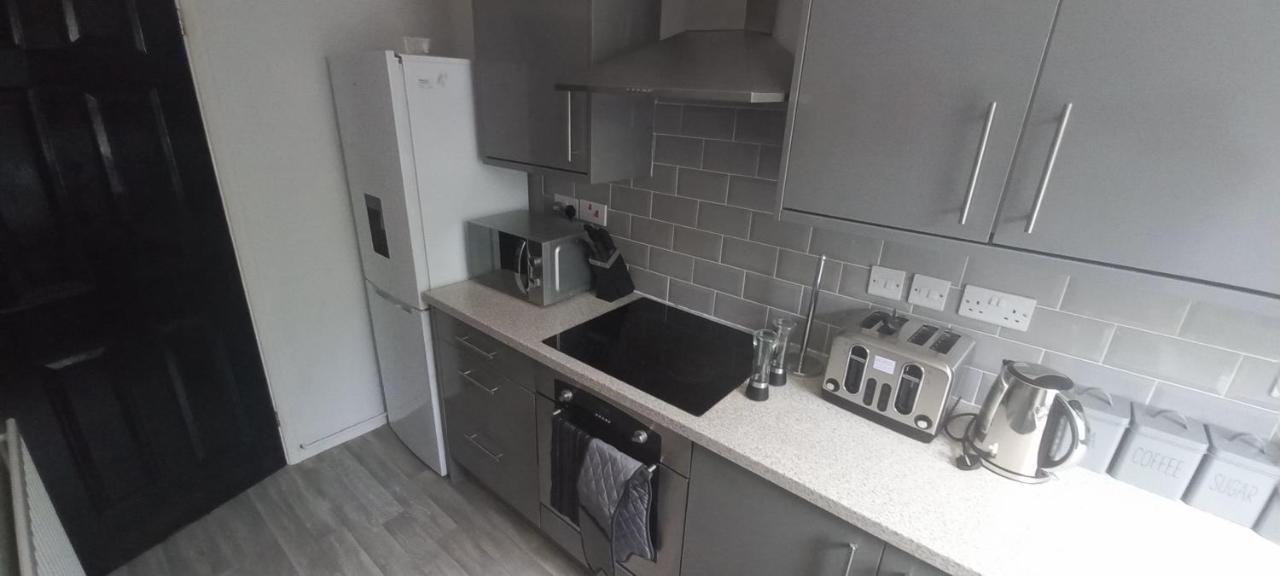 6-Min Walk To New Cross Parking Long Stay Discounts Вулвергемптон Экстерьер фото