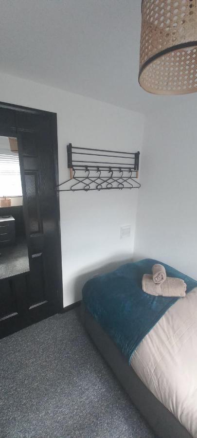 6-Min Walk To New Cross Parking Long Stay Discounts Вулвергемптон Экстерьер фото
